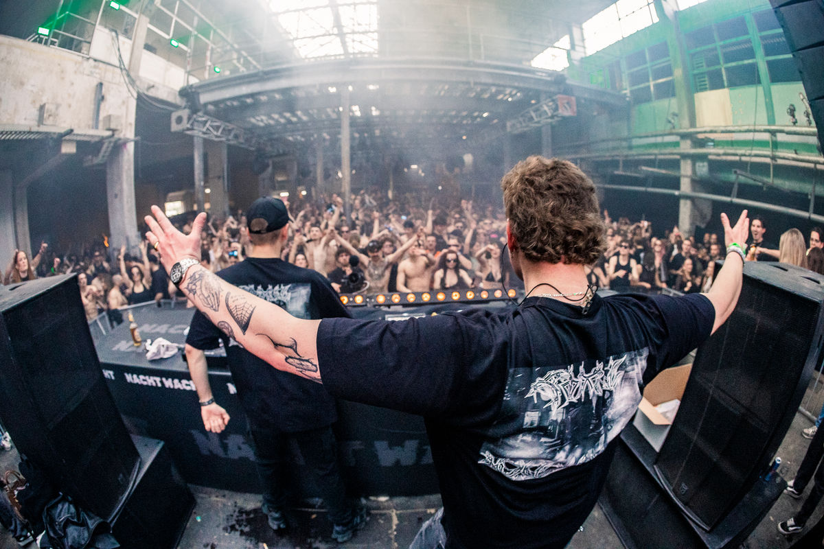 Loading... just a sec